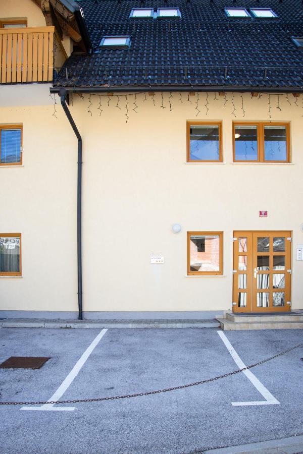 Apartma Soncek, On The Ski Slopes, Balcony, Private Parking Kranjska Gora Extérieur photo